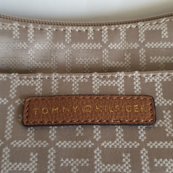Tommy hilfiger hobo purse monogram logo - Picture 2 of 7